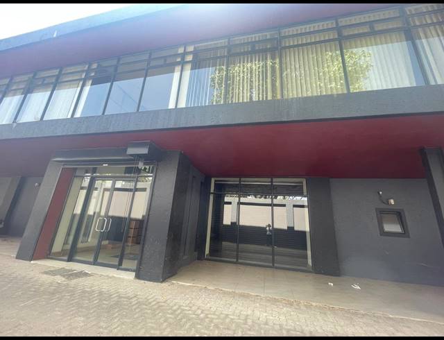 3,965M² INVESTMENT FOR SALE IN HOUGHTON ESTATE